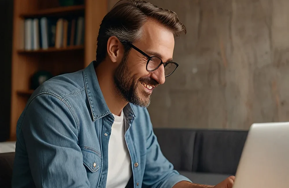 Nous optimisons votre site pour les moteurs de recherche afin d’améliorer votre visibilité, attirer un trafic qualifié et booster votre performance en ligne.